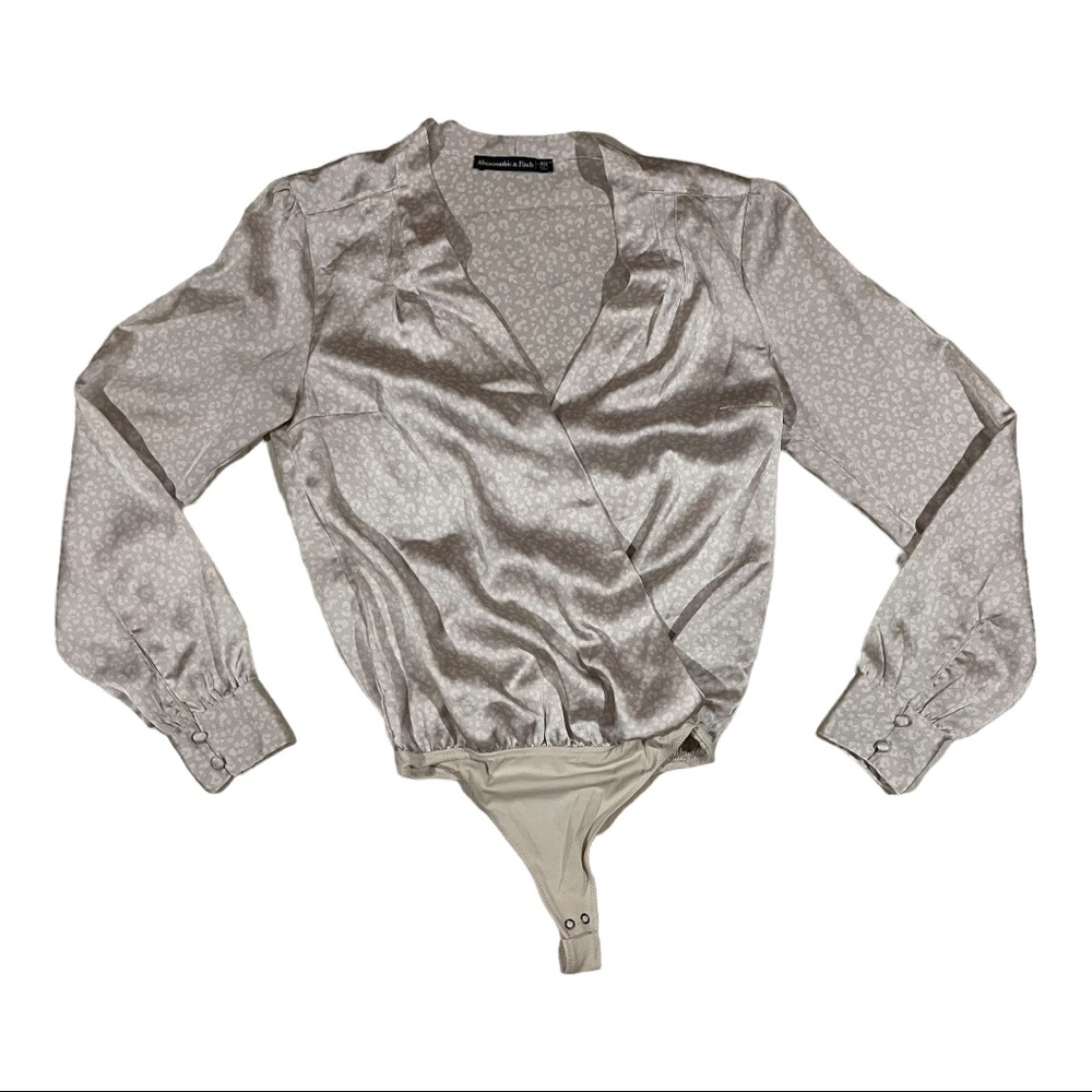 silky cream animal print body suit by Abercrombie & Finch NWOT